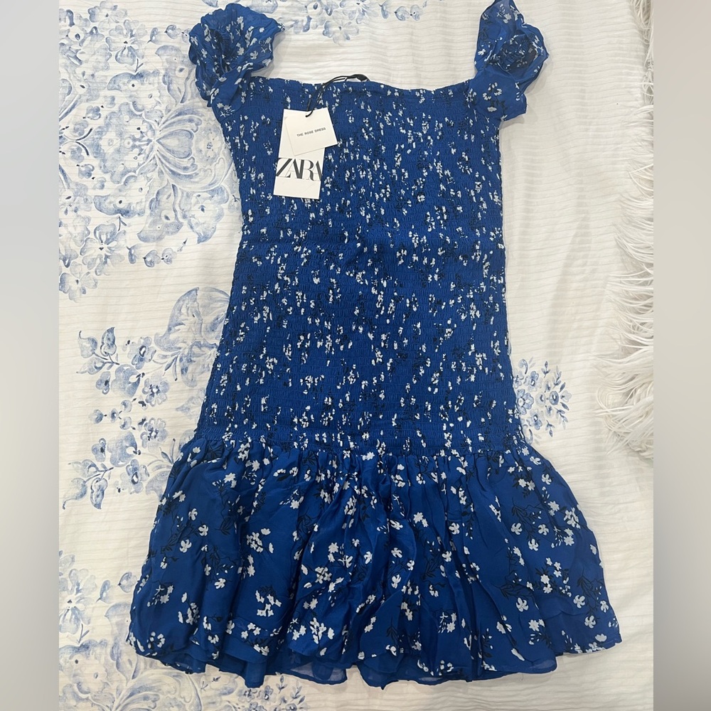Zara women’s the rose mini smocked dress in blue